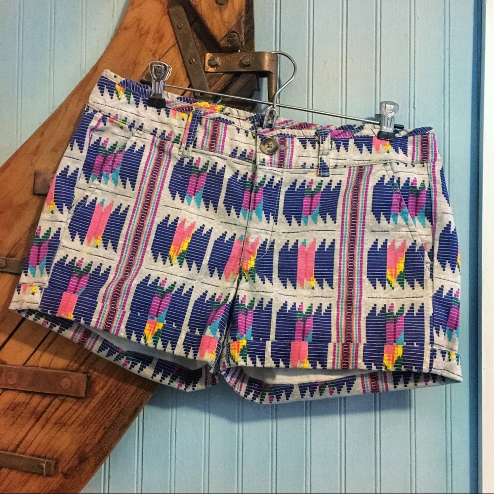American Eagle Size 6 Midi Stretch Print Shorts